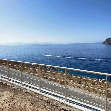 Lodge Searock And Αμοργός