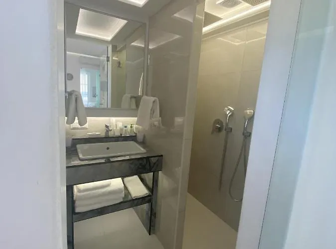 Lodge Searock And Amorgos